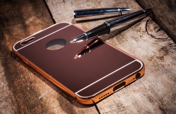 オリジナルのスマホケースは便利に使える手帳型もご用意しております